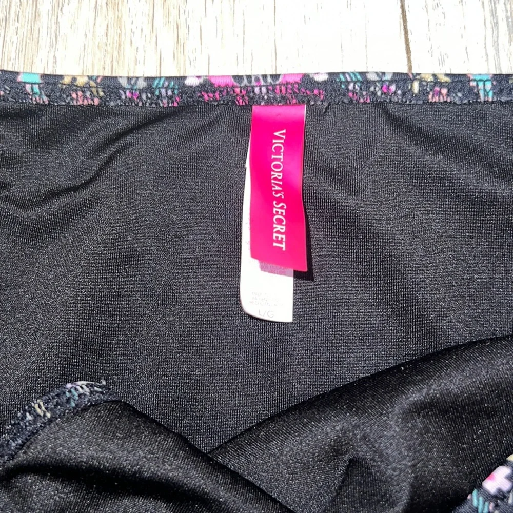 Victoria’s Secret BoHo print, bikini bottoms‎